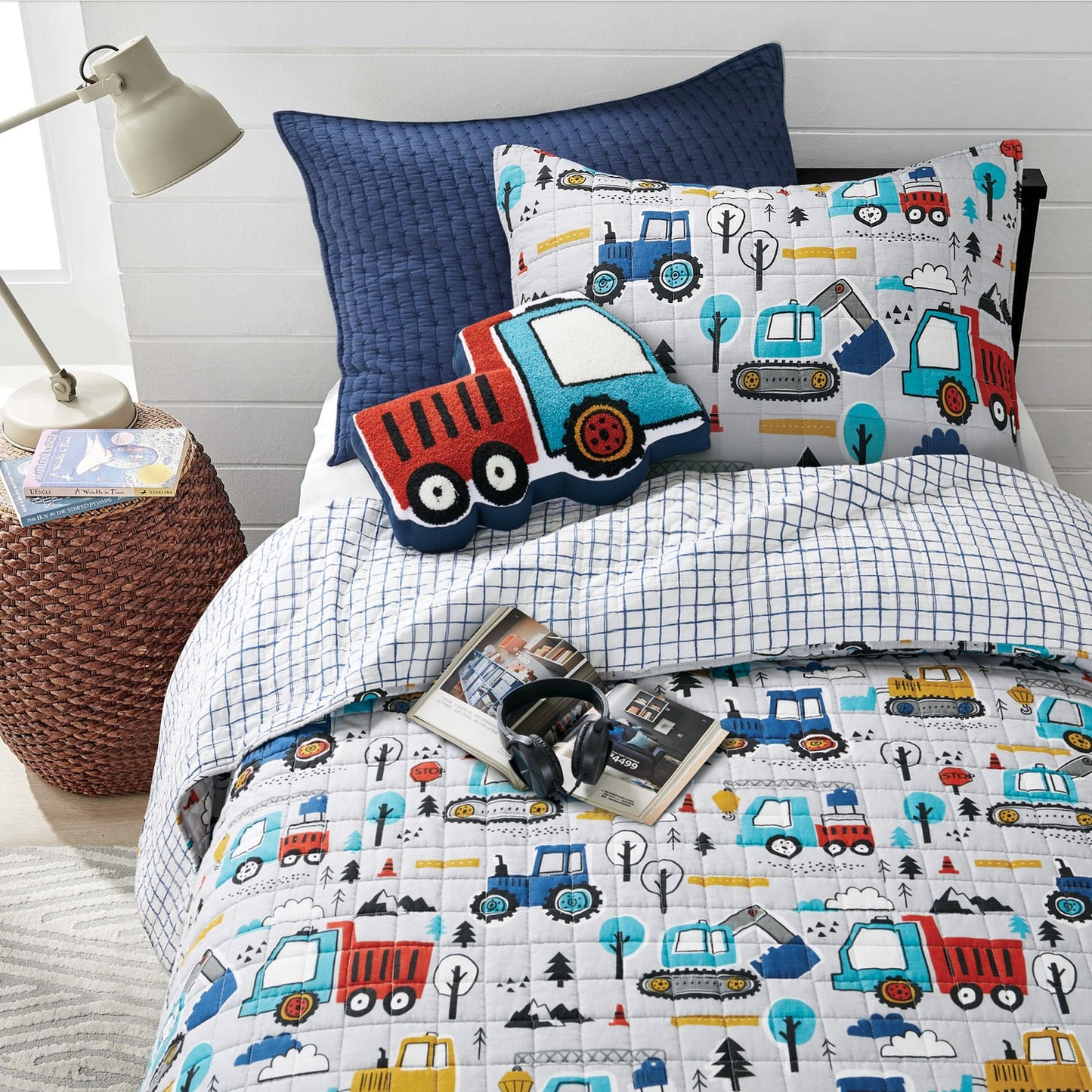 Mod Trucks Reversible Kids Quilt Set