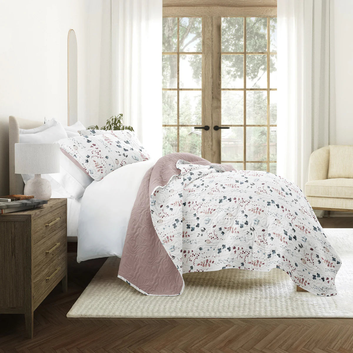 Poppy Bloom Patterned Quilted Coverlet Set