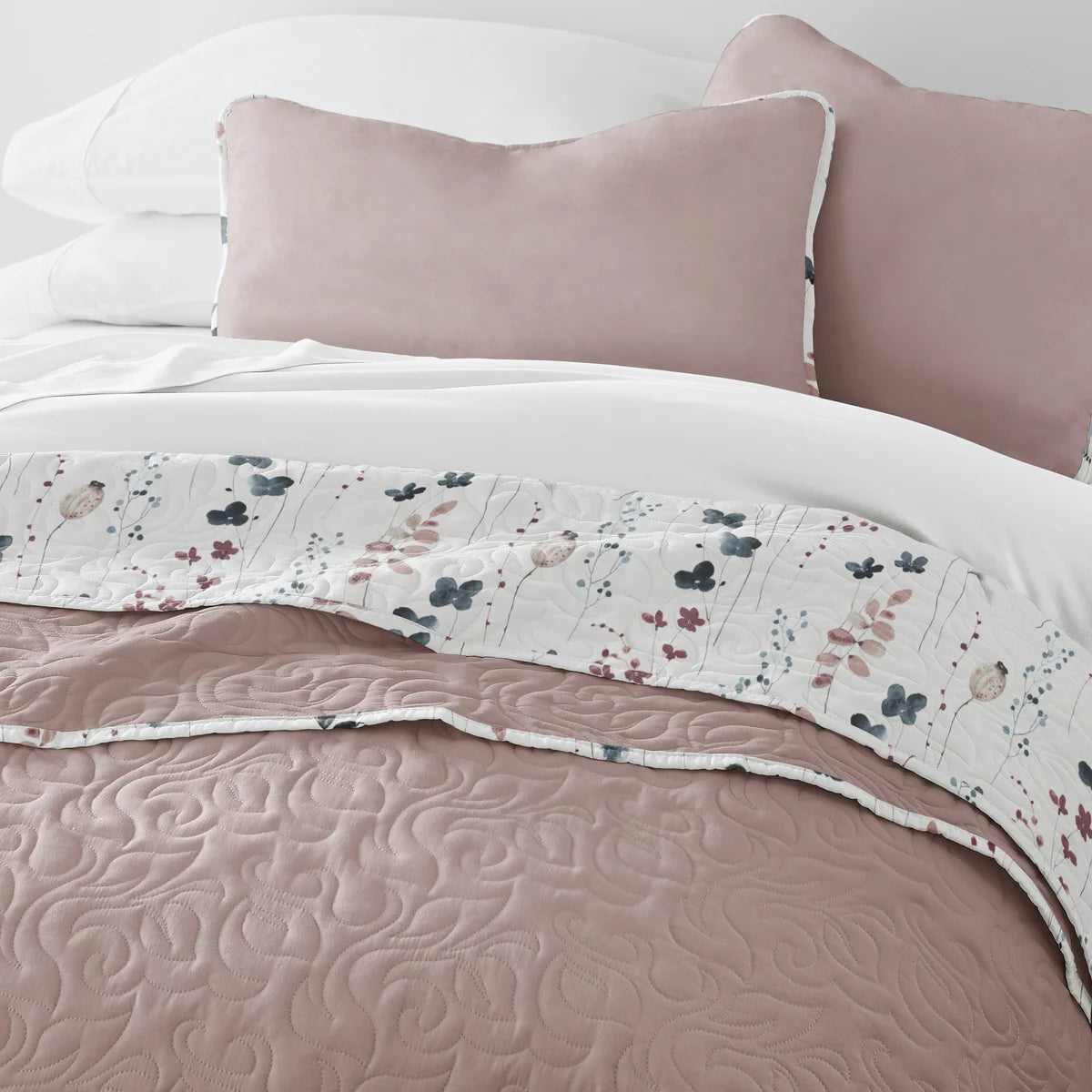 Poppy Bloom Patterned Quilted Coverlet Set