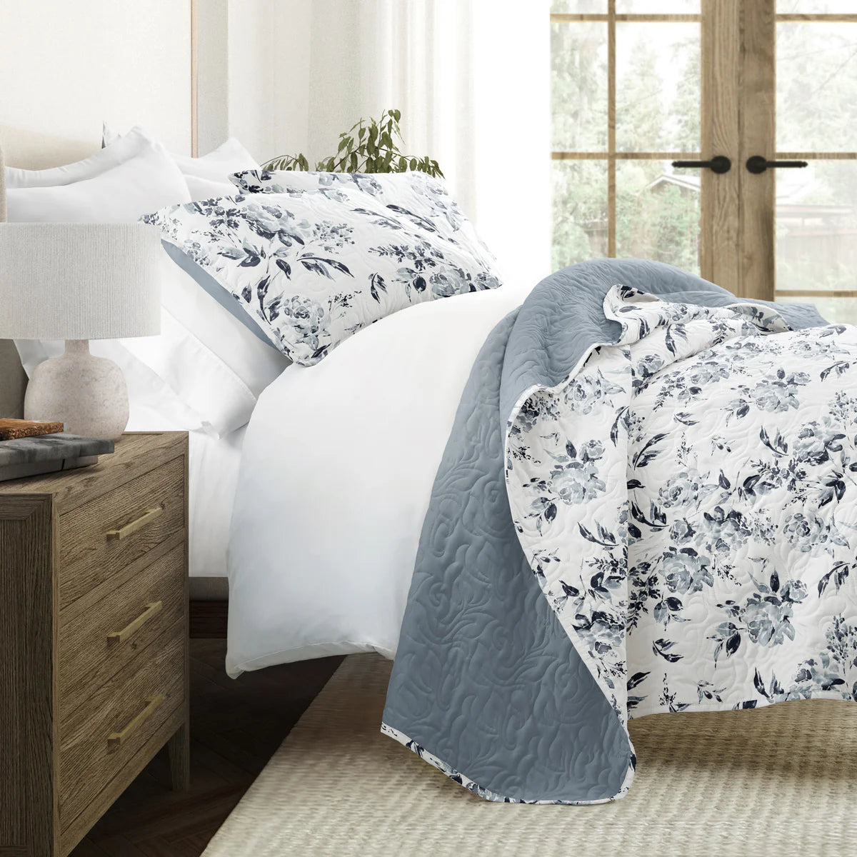Rose Garden Patterned Quilted Coverlet Set